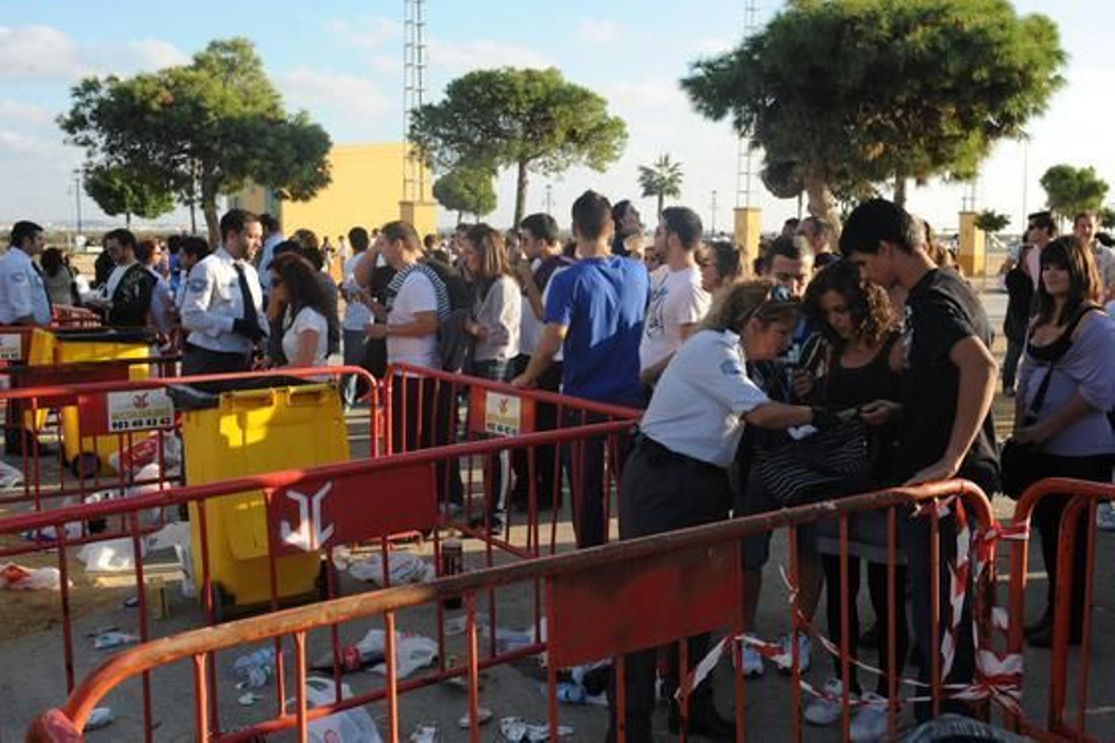 Miles de personas asisten al macroconcierto de la MTV en San Fernando. /Fotos: Rioja · Elías Pimentel