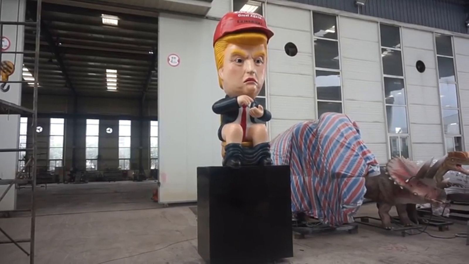 Donald Trump, convertido en robot tuitero.