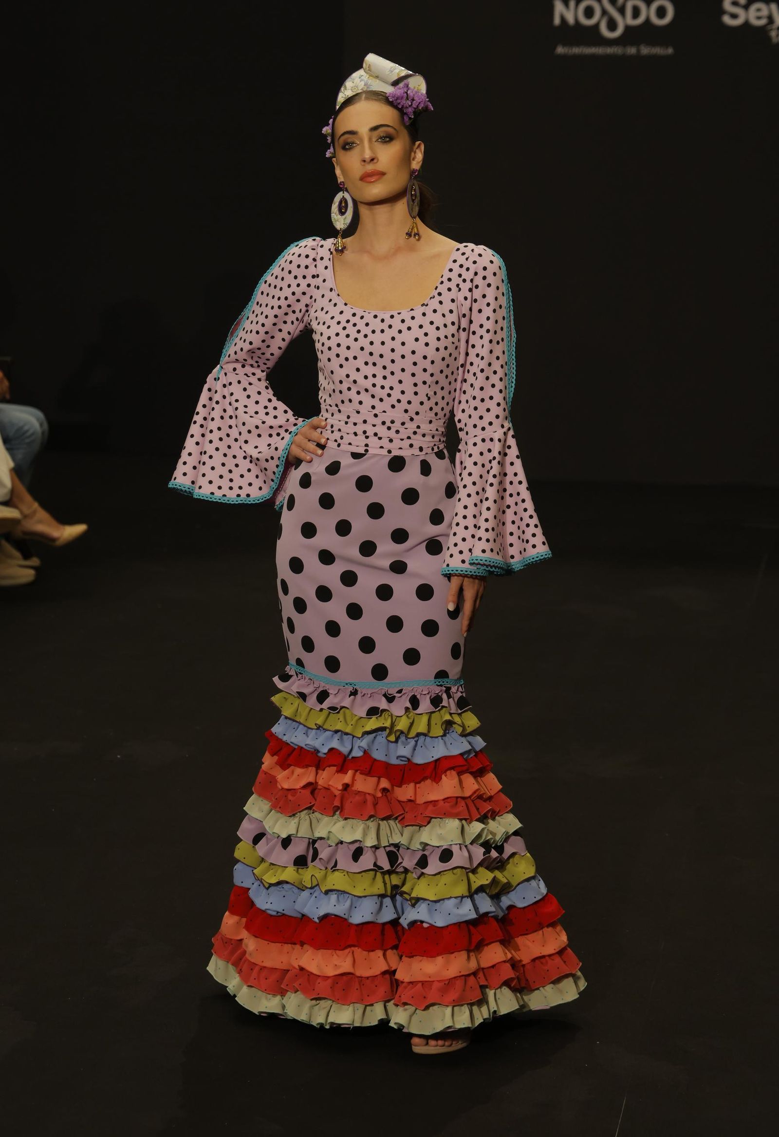 Emprende Lunares, el desfile de moda flamenca de Ángeles de María, que anticipa la Feria de Abril: todas las fotos.