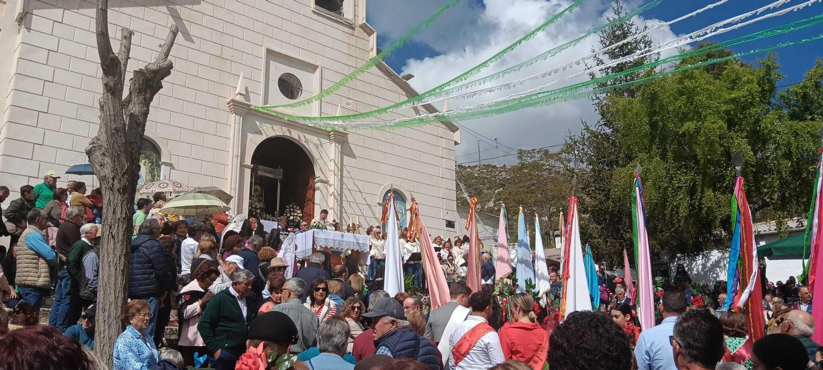 En imágenes: Los vecinos de Hoya del Salobral veneran  a su Virgen de la Cabeza