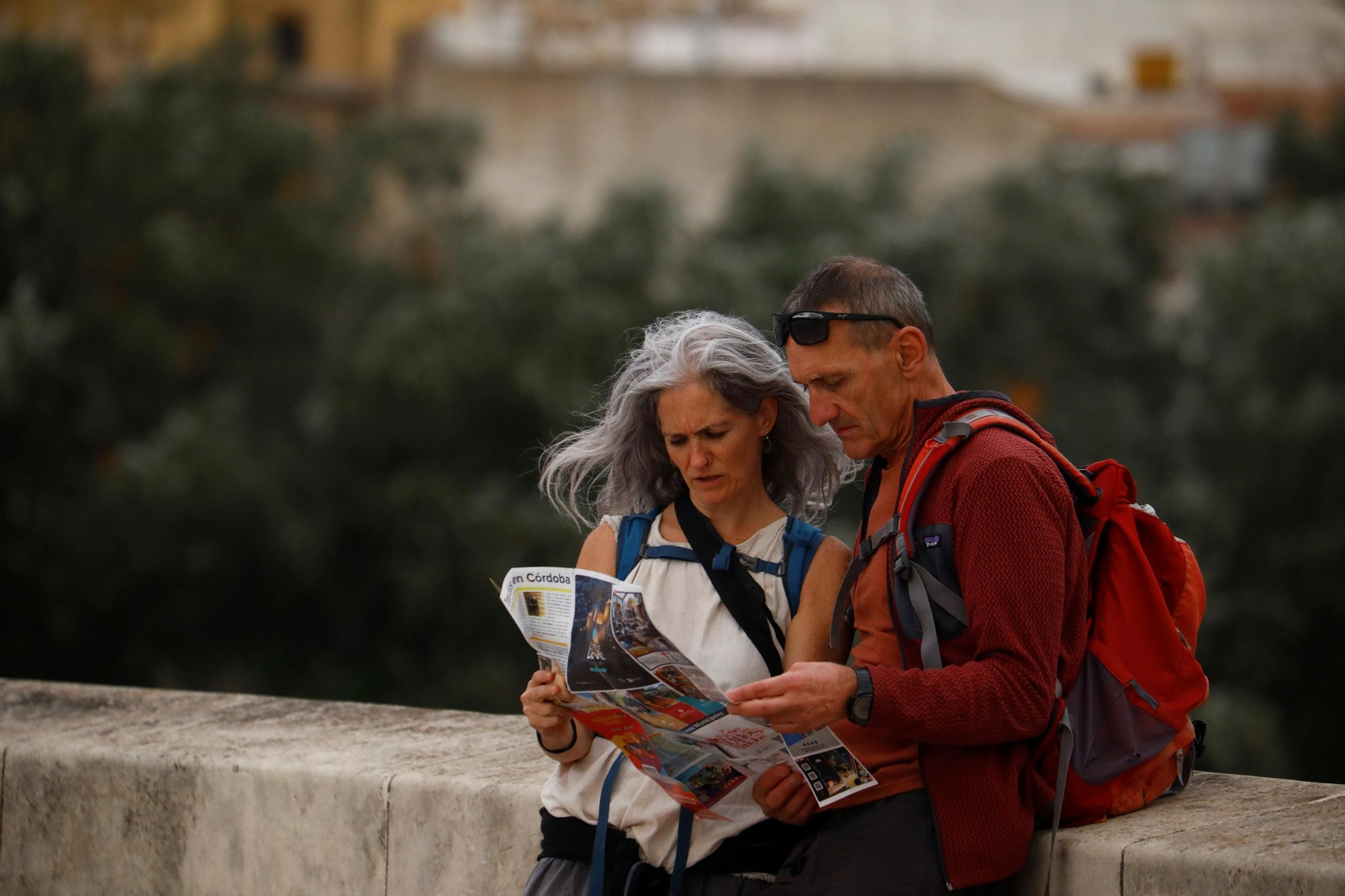 Una nubosa tarde de otoño en Córdoba, en imágenes