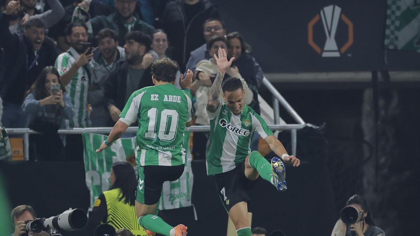 las fotos del Betis - Olympique Lyonnais