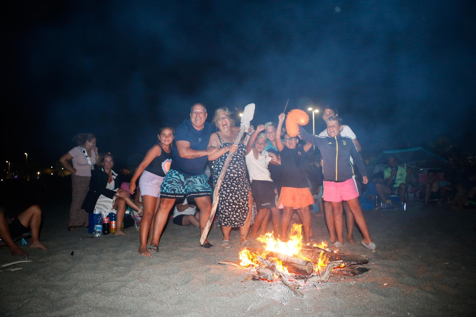 Fotos de la noche de San Juan en las playas de La Línea.