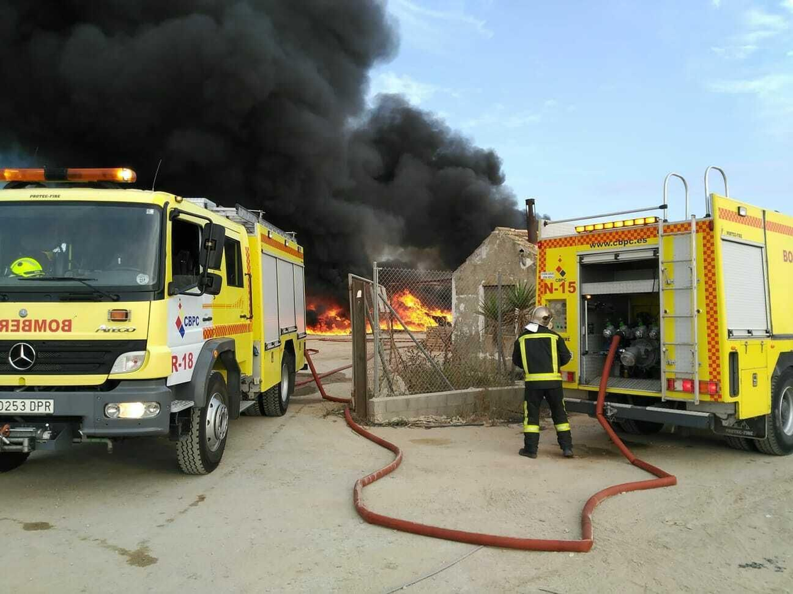 Nuevo incendio en la planta de reciclaje de plásticos de la Algaida