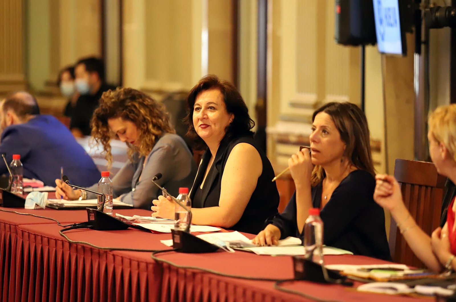 Imágenes del pleno municipal celebrado en el Ayuntamiento de Huelva