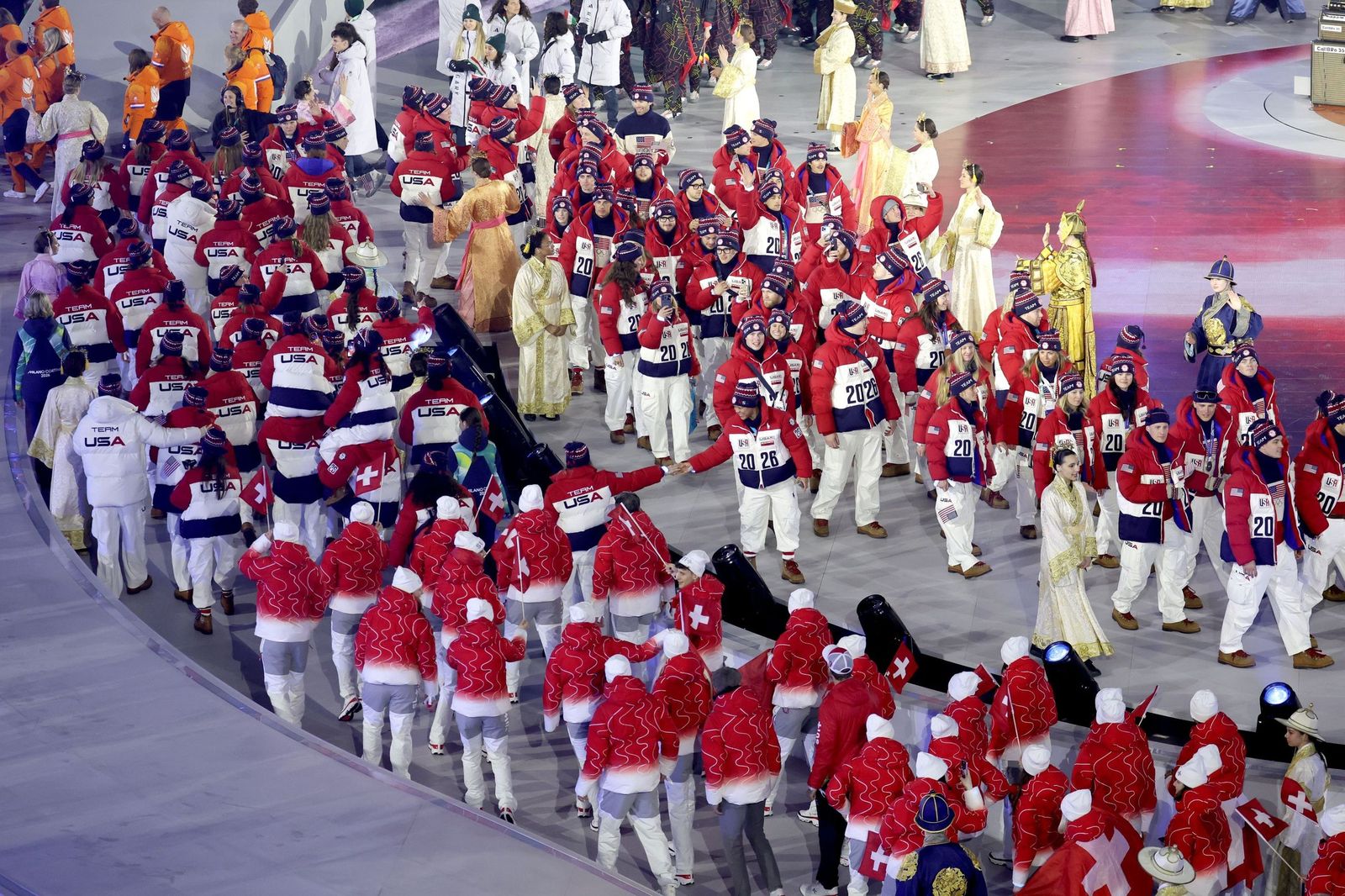 Las mejores fotos de los Juegos Olímpicos de invierno Milán Cortina d'Ampezzo 2026 | Ceremonia de clausura y jornada 17 y última