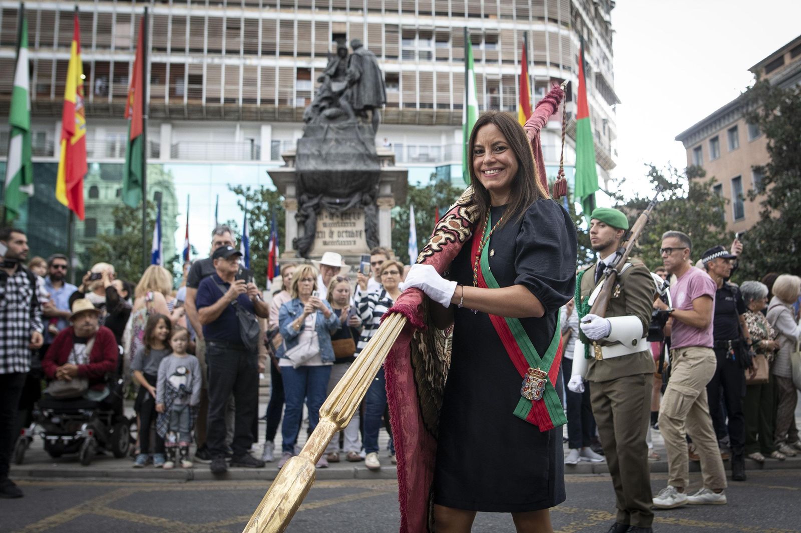 Las imágenes del Día de la Hispanidad en Granada