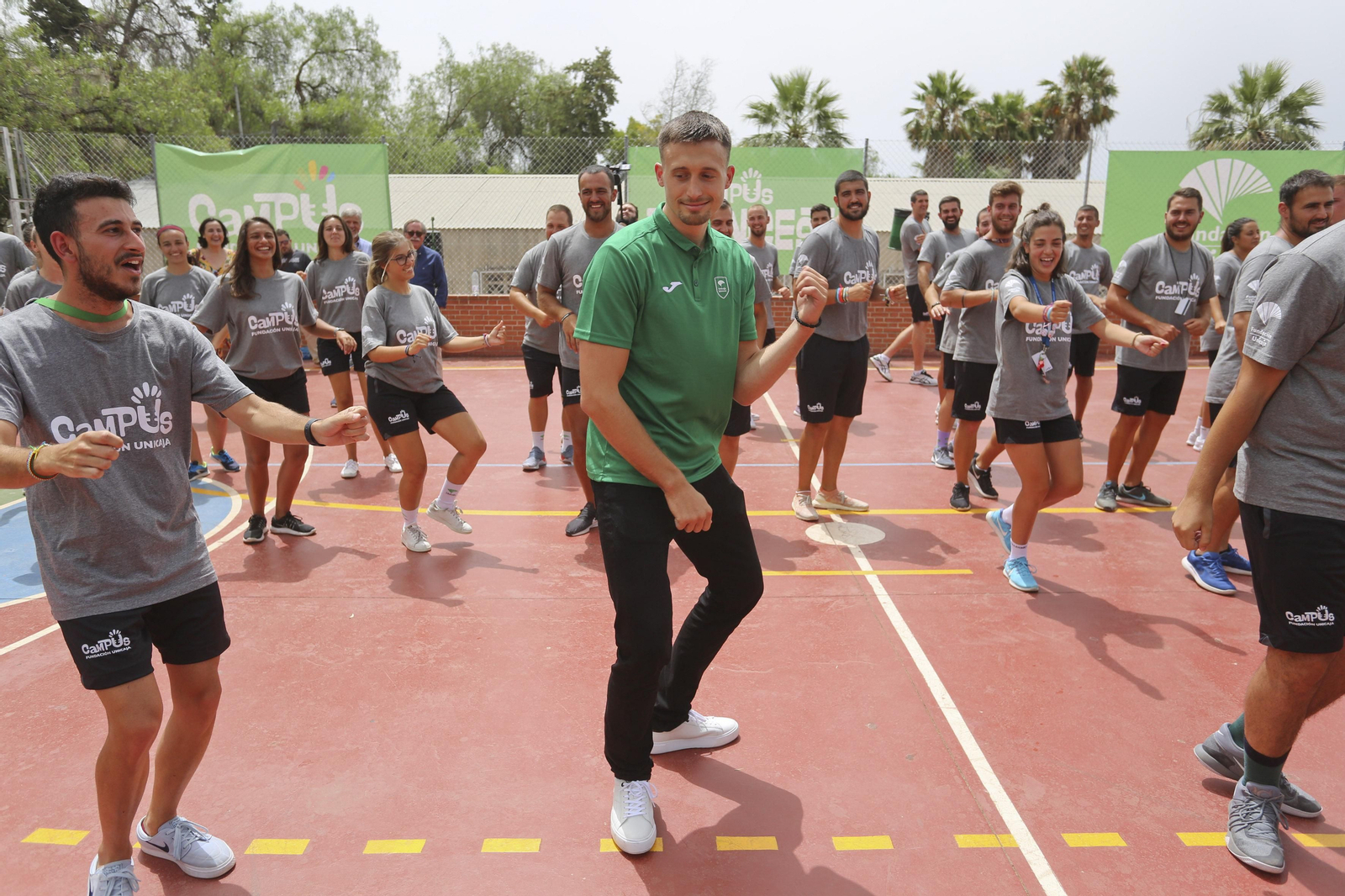 Las fotos de la presentación de Aleksa Avramovic