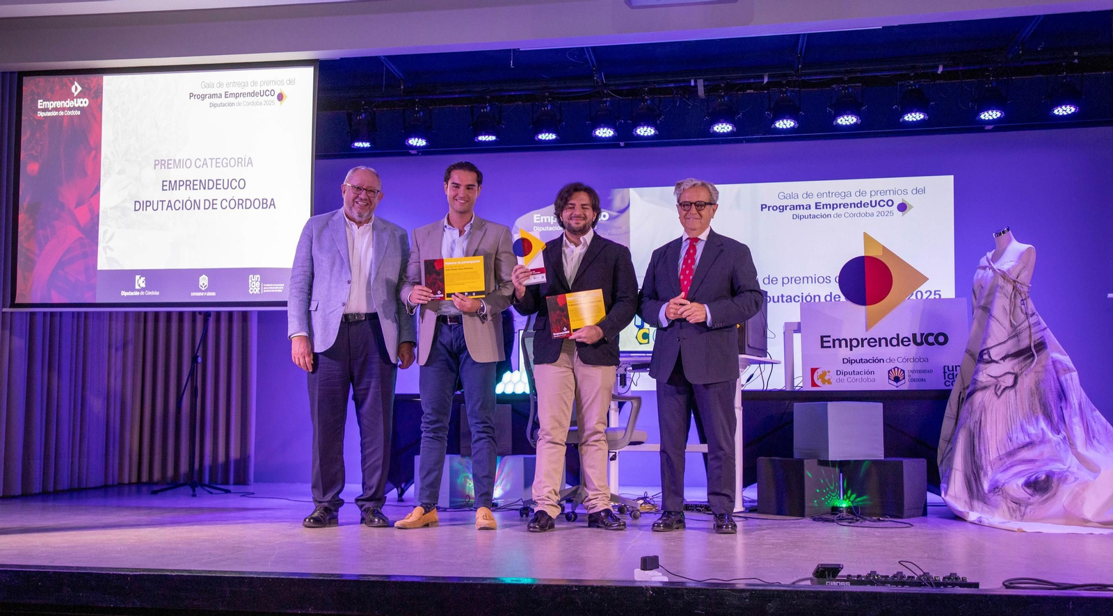 La entrega de los premios EmprendeUCO, en imágenes