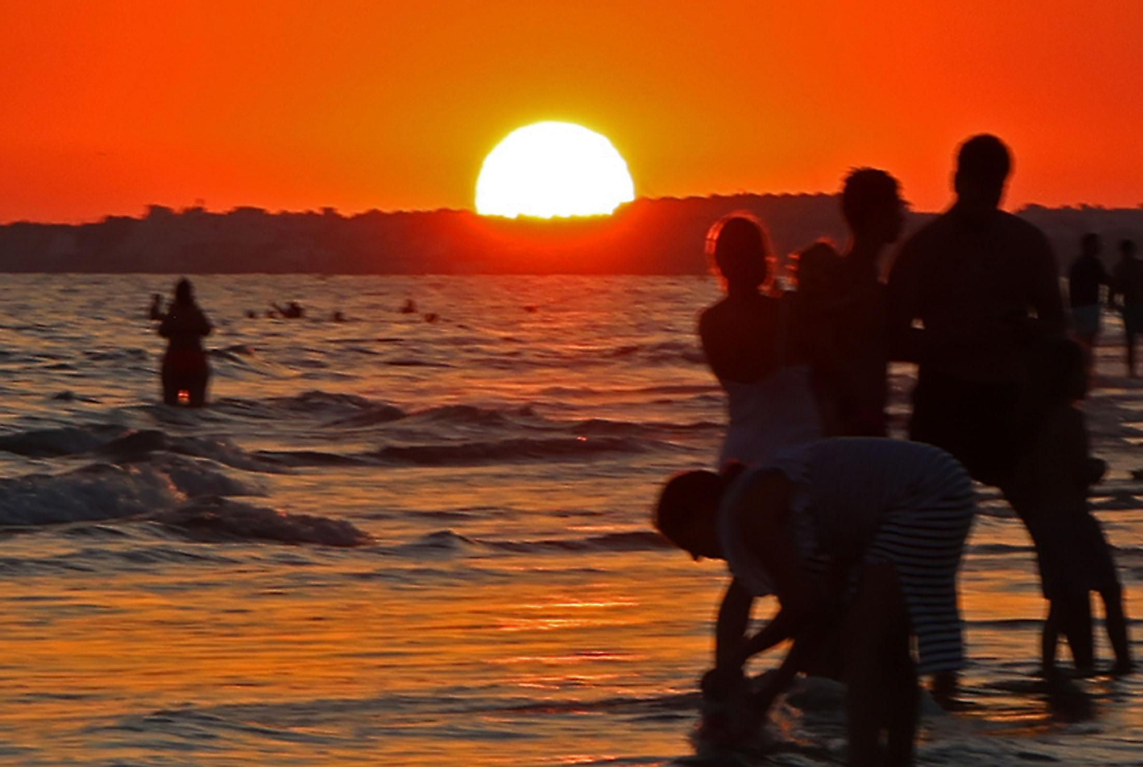 El mágico ocaso en las playas de Punta Umbría