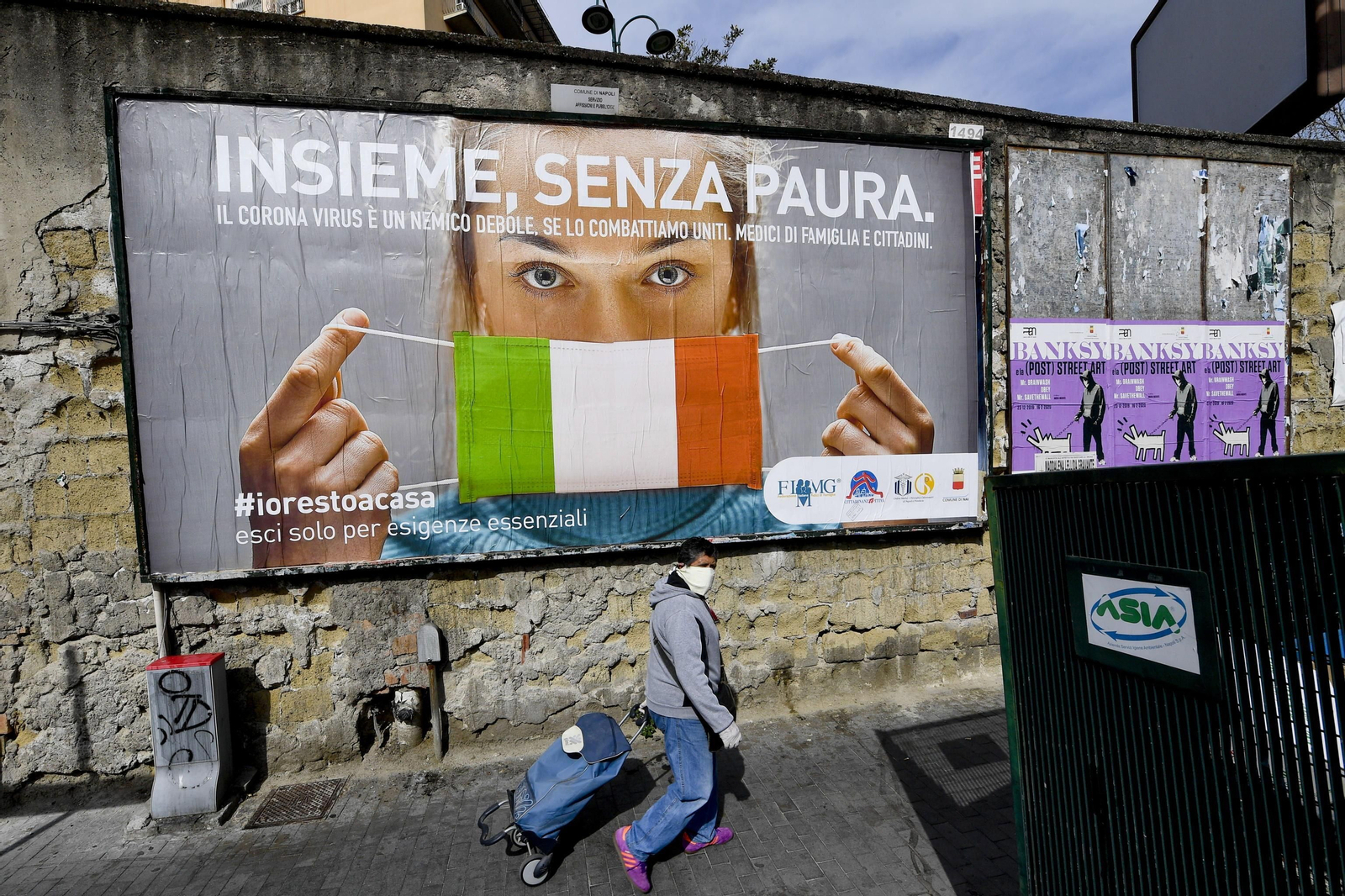 Un cartel para concienciar contra el coronavirus en Italia.