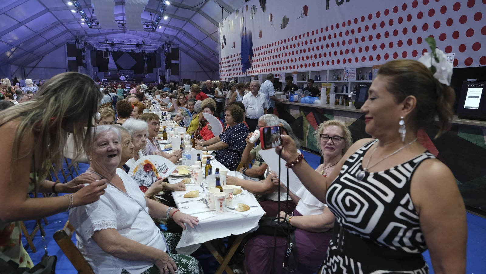El homenaje a los mayores en la Feria de Almería 2025, en imágenes
