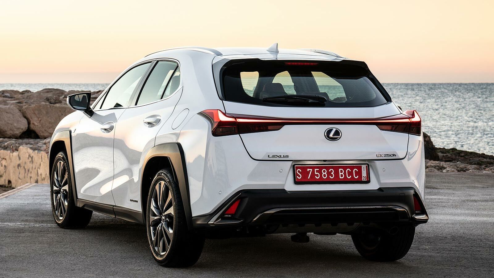 Lexus UX 2019.