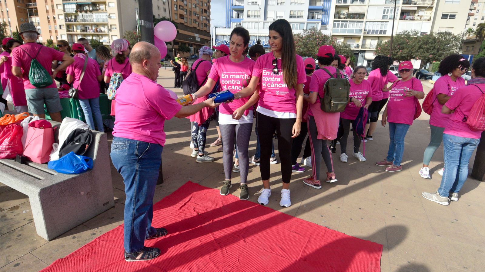 Las fotos de la Marcha contra el cáncer de mama en Algeciras