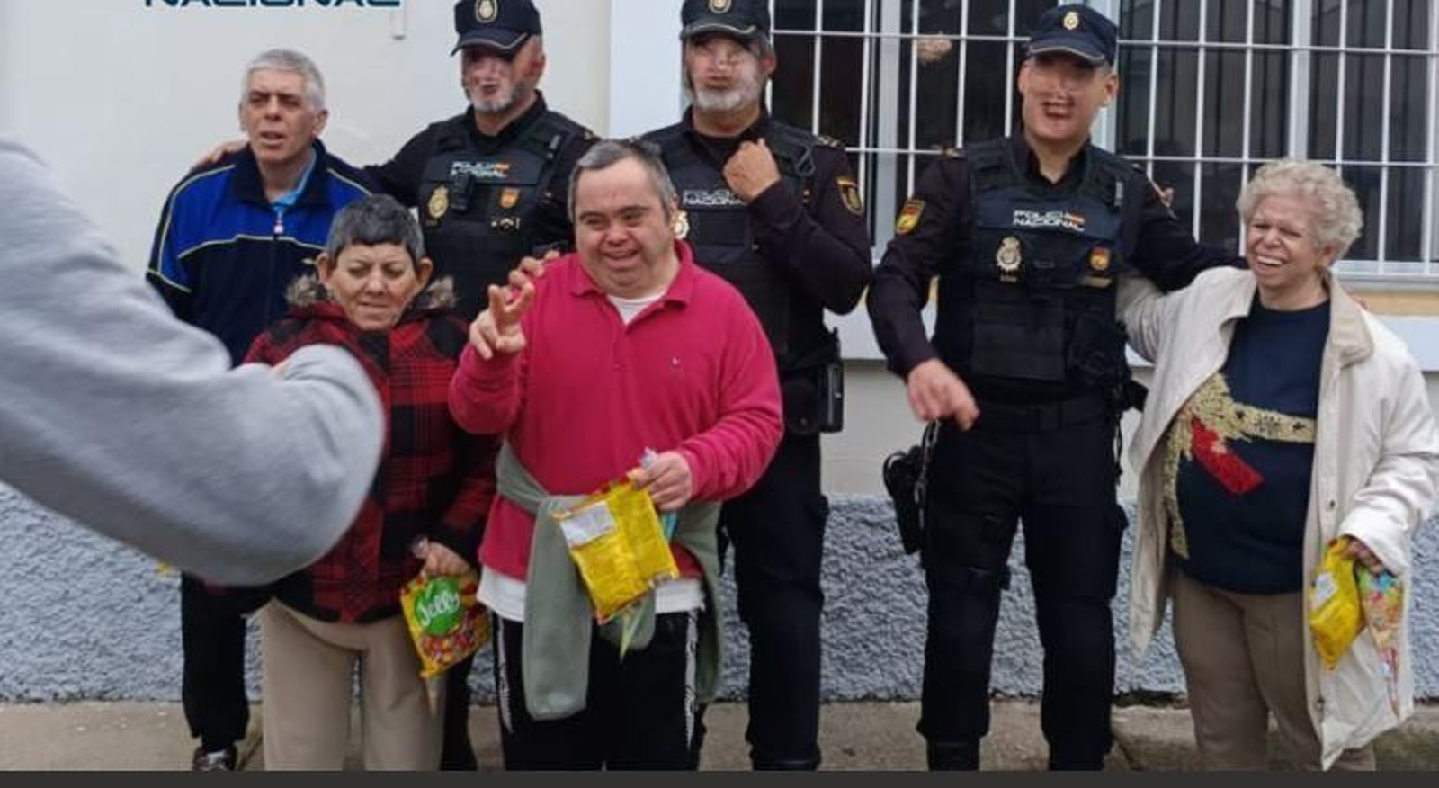 Un momento  de la visita de Afanas a la Policía Nacional.