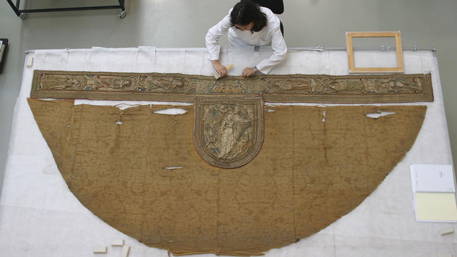 La restauración de la Capa Pluvial de Carlos V.