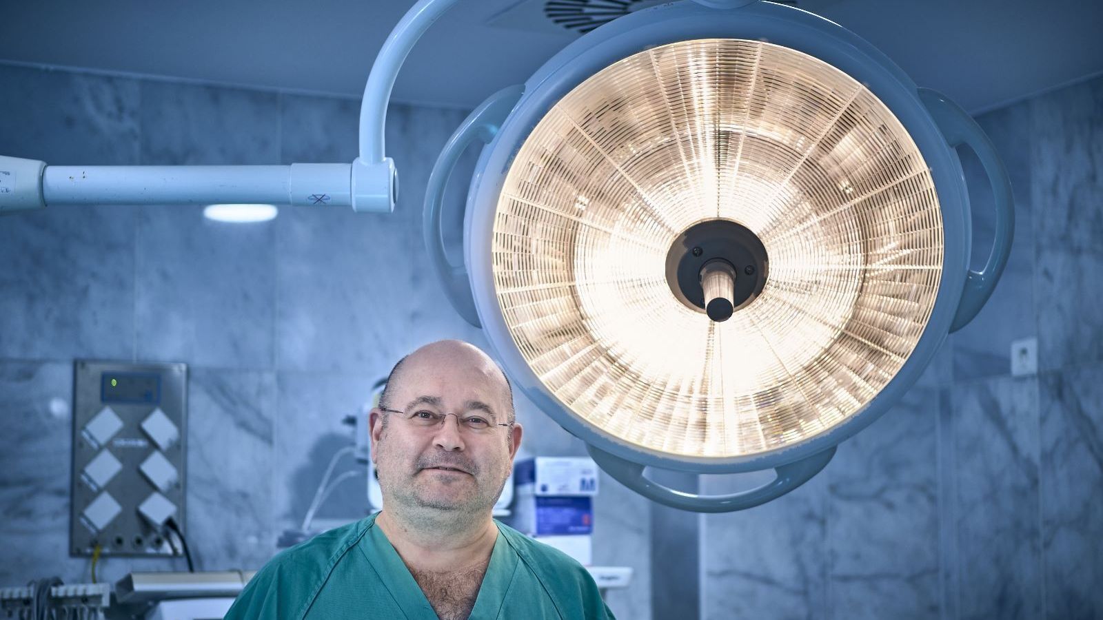 El doctor Luis Miguel Mora, cirujano del hospital de San Rafael de Cádiz