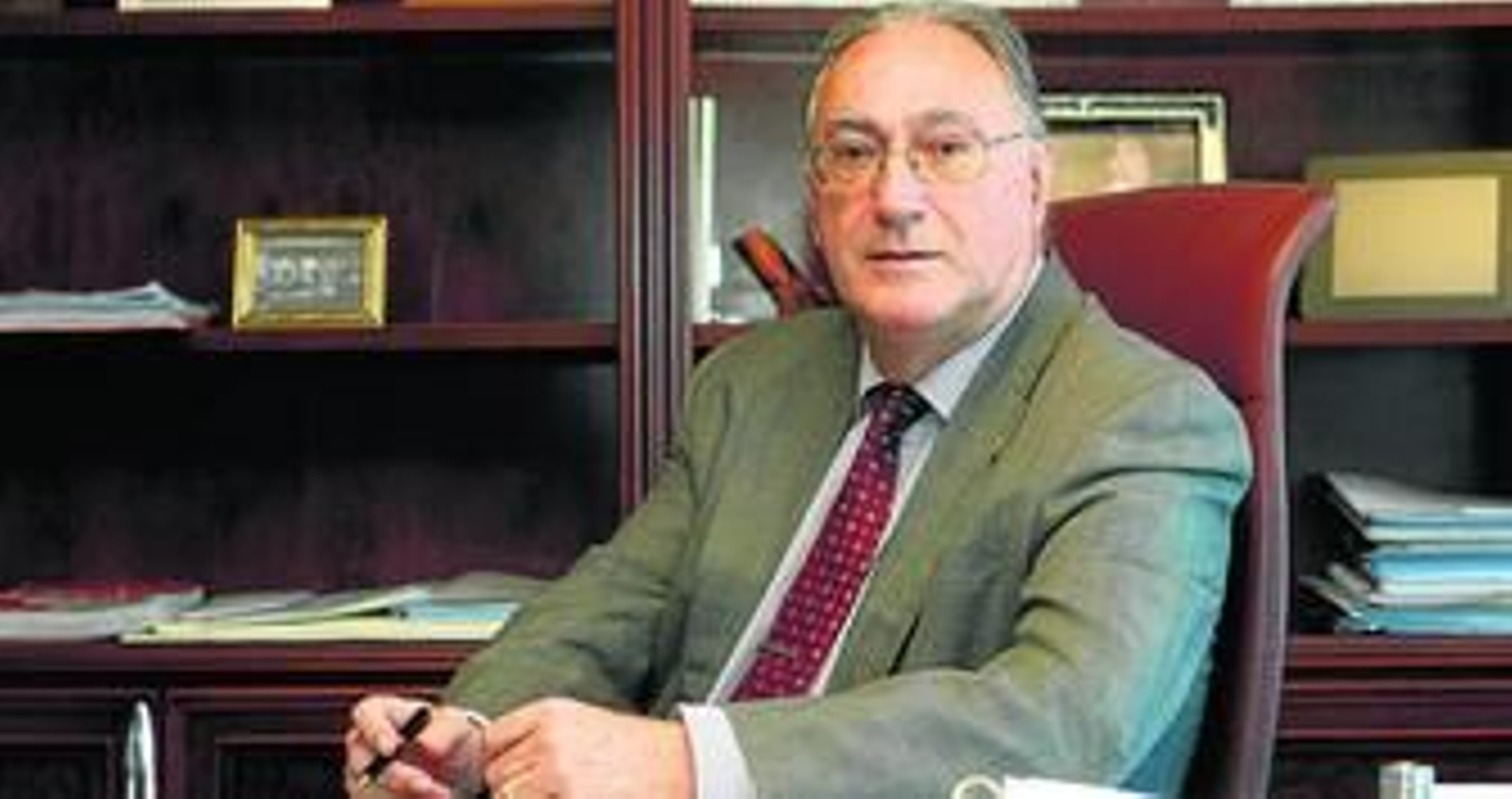 Antonio Rosado posa en su despacho de la avenida de Andalucía, 10.