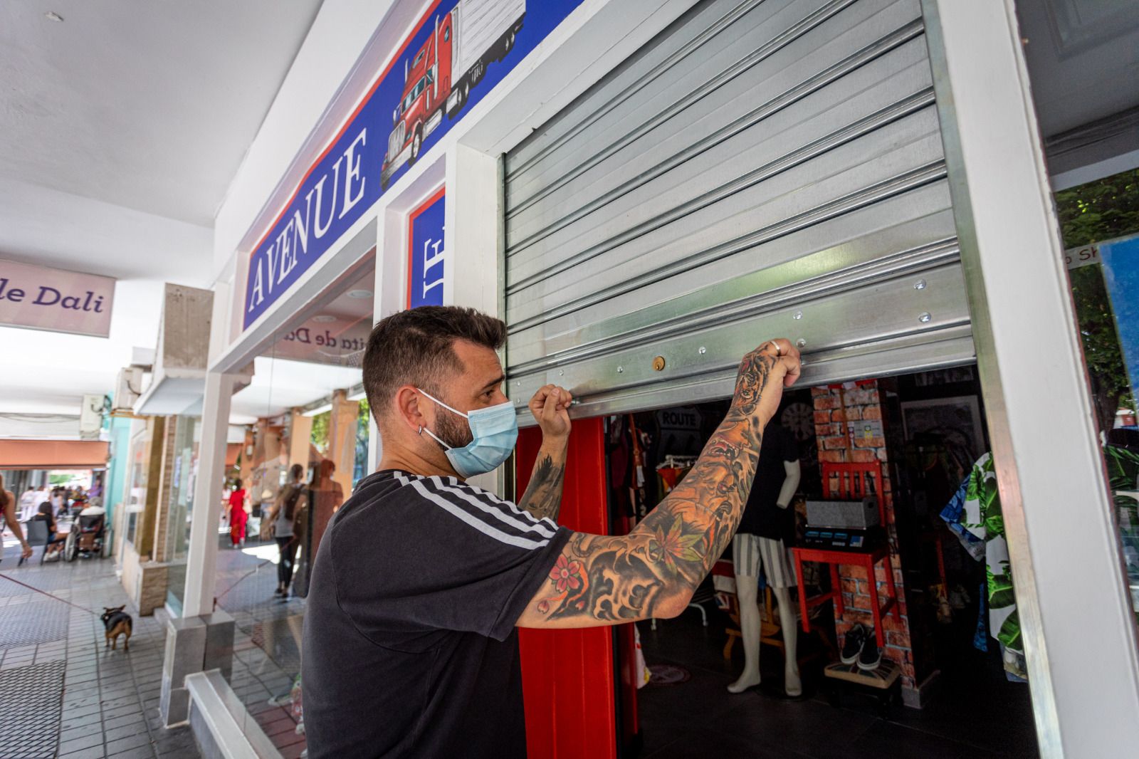 Uno de los comercios que tuvo que optar por bajar la baraja por culpa del apagón