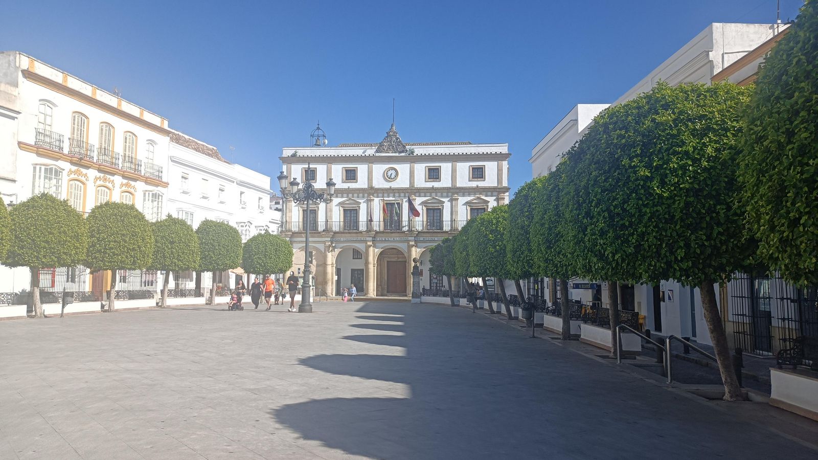 Plaza de España. Llegamos a ella por la calle Pablo Iglesias.