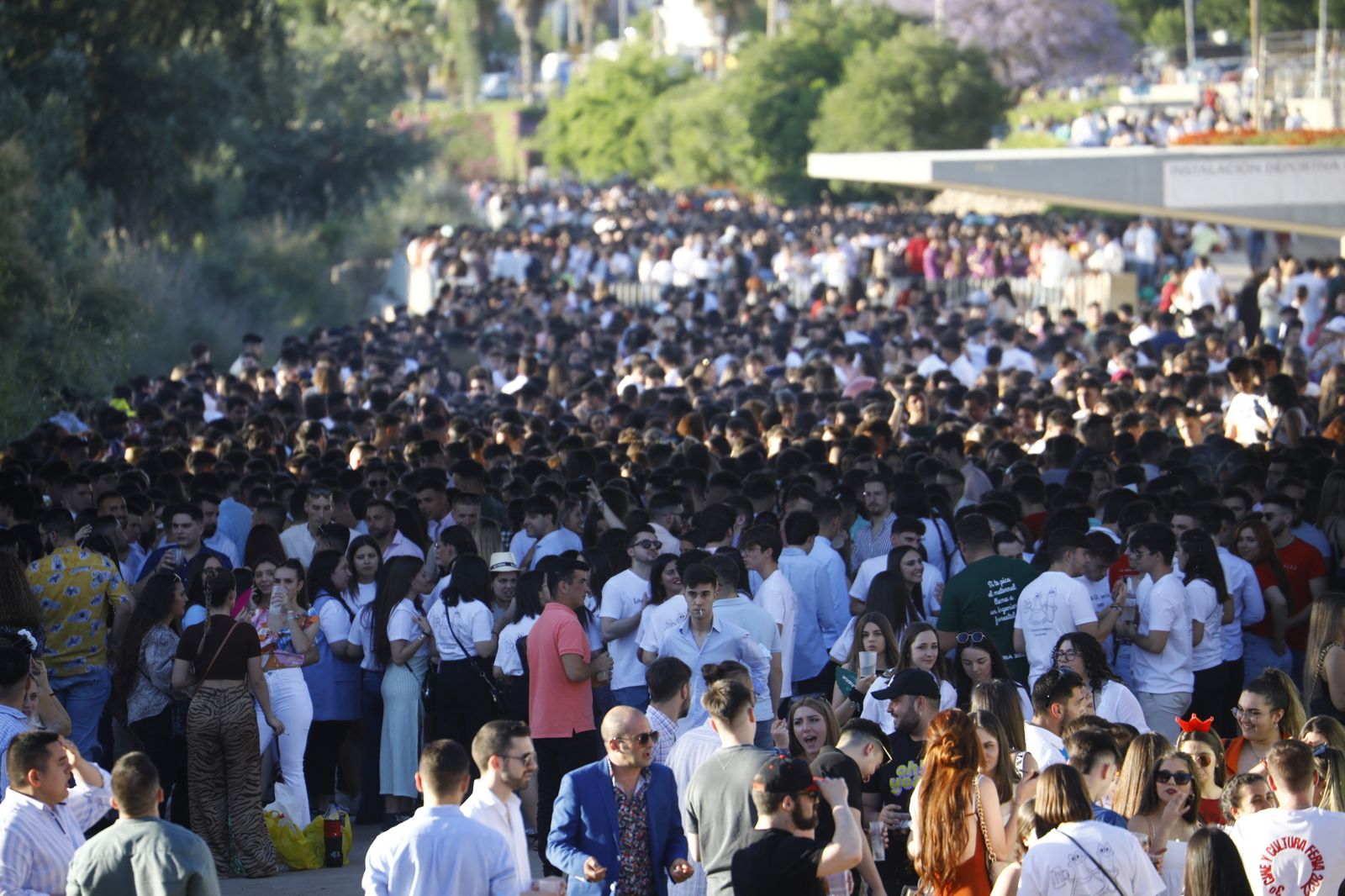 Feria de Córdoba: Las imágenes del botellón multitudinario, en imágenes