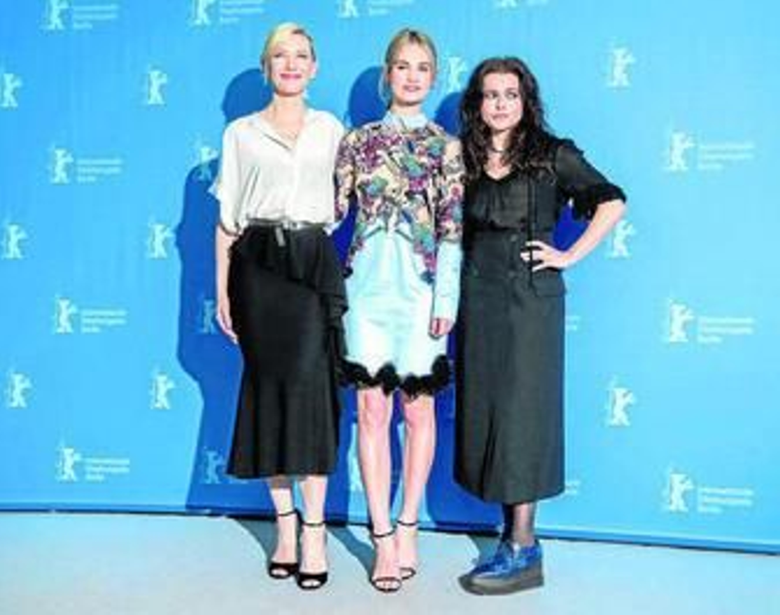 Cate Blanchett, Lily James y Helena Bonham Carter,  ayer en la Berlinale.