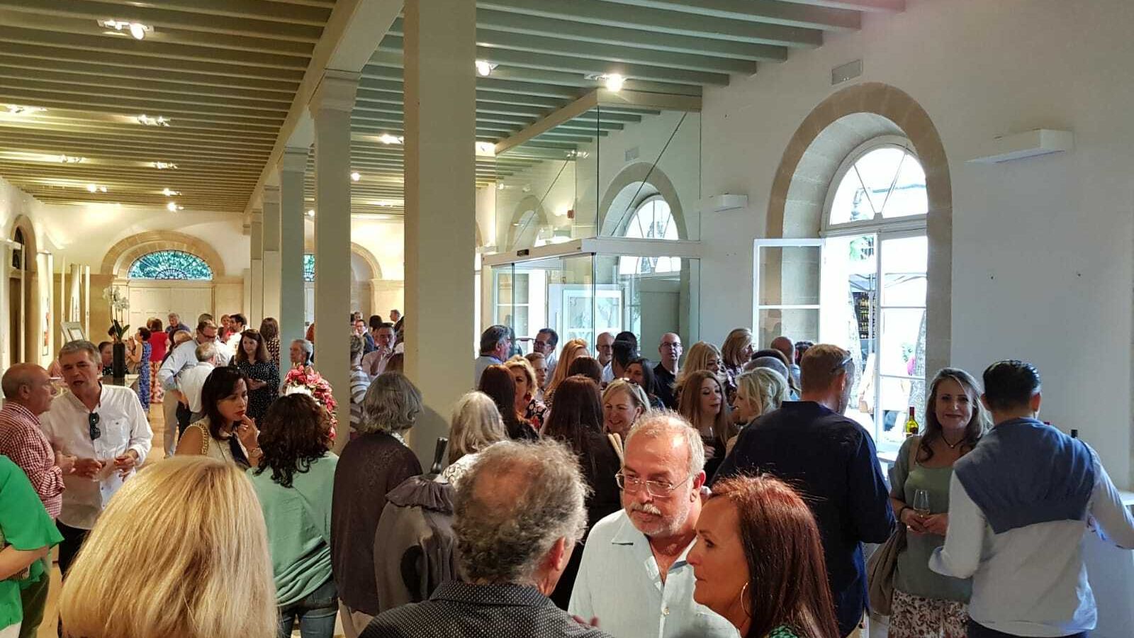 La exposición, que se inauguró ayer, fue todo un éxito en su primer día.