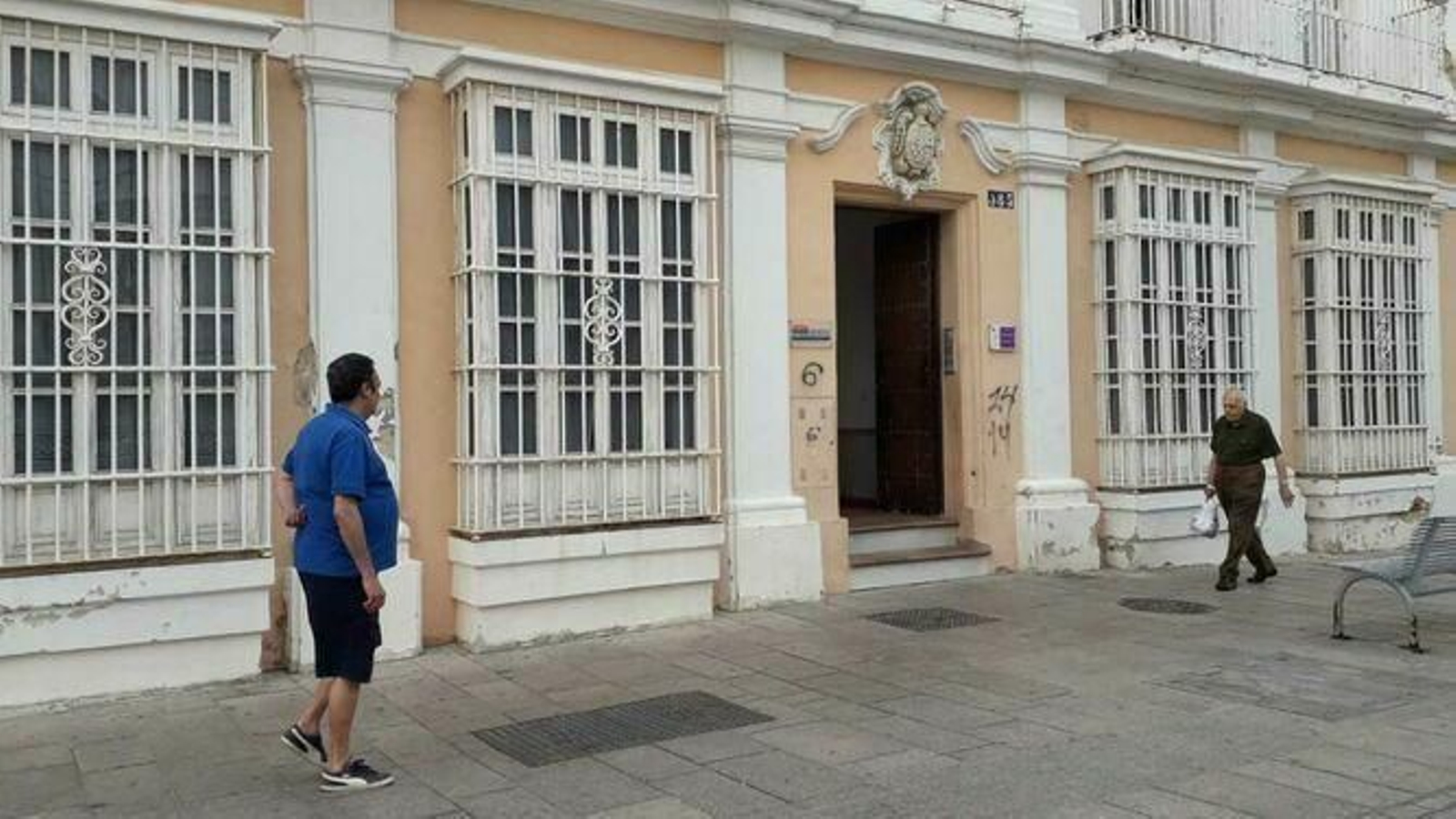 Fachada de la vivienda en la que residía la mujer