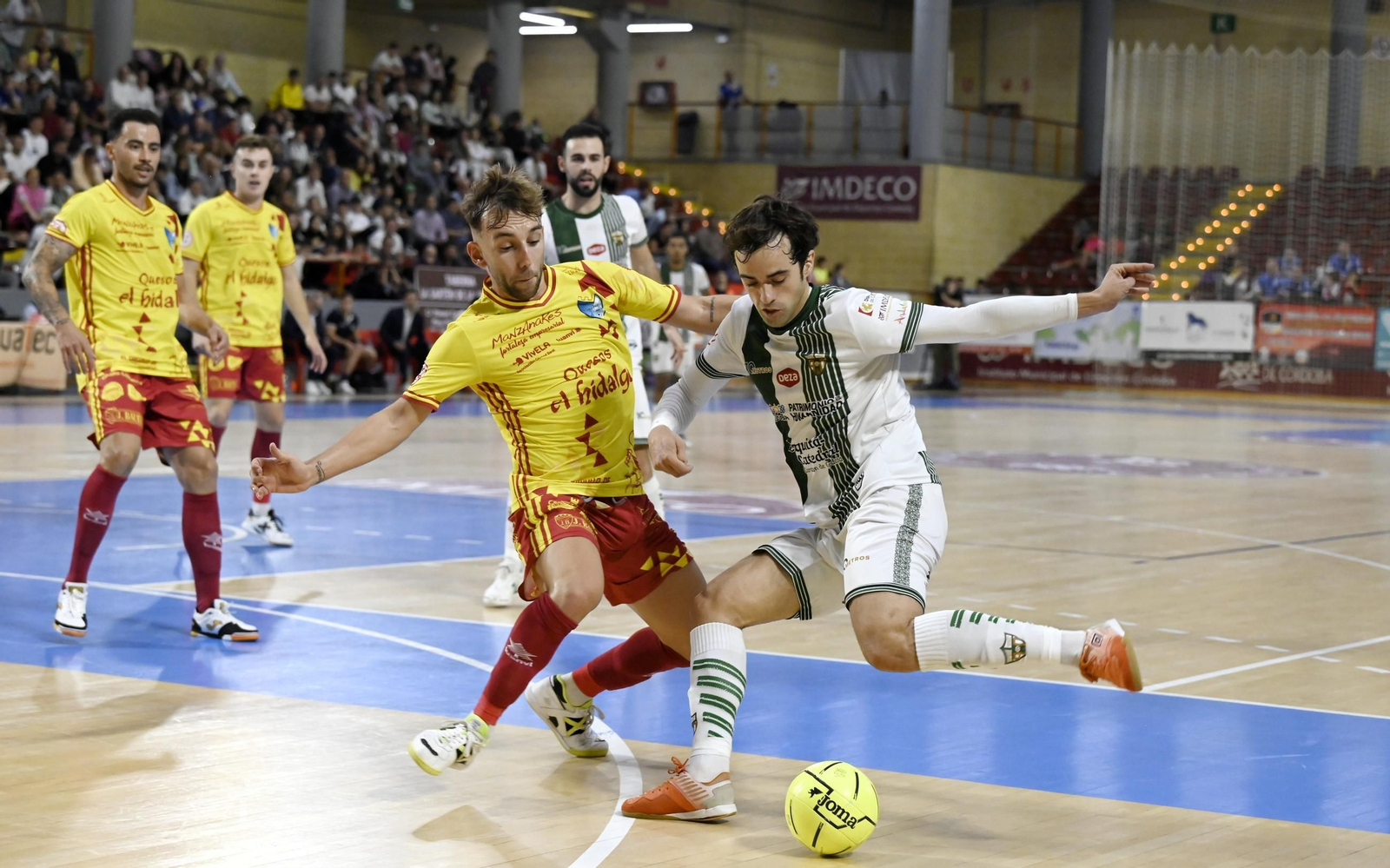 Las mejores fotos del ambiente en Vista Alegre en el Córdoba Futsal - Mazanares