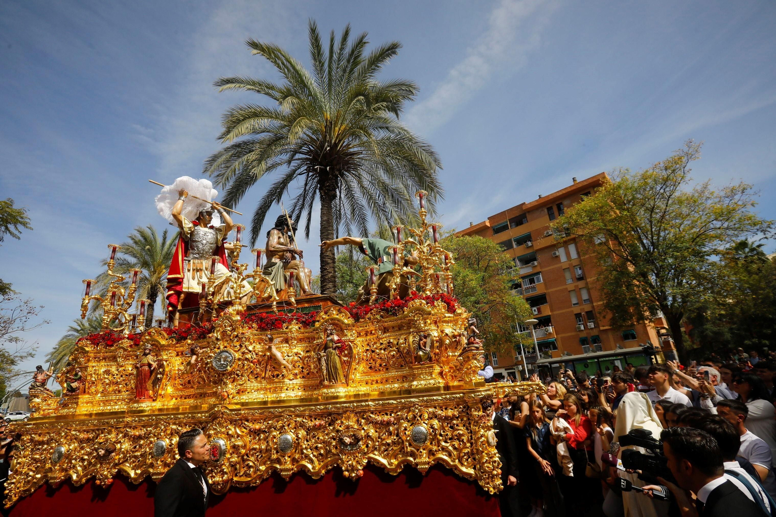 Lunes Santo en Córdoba: la procesión de la Merced, en imágenes