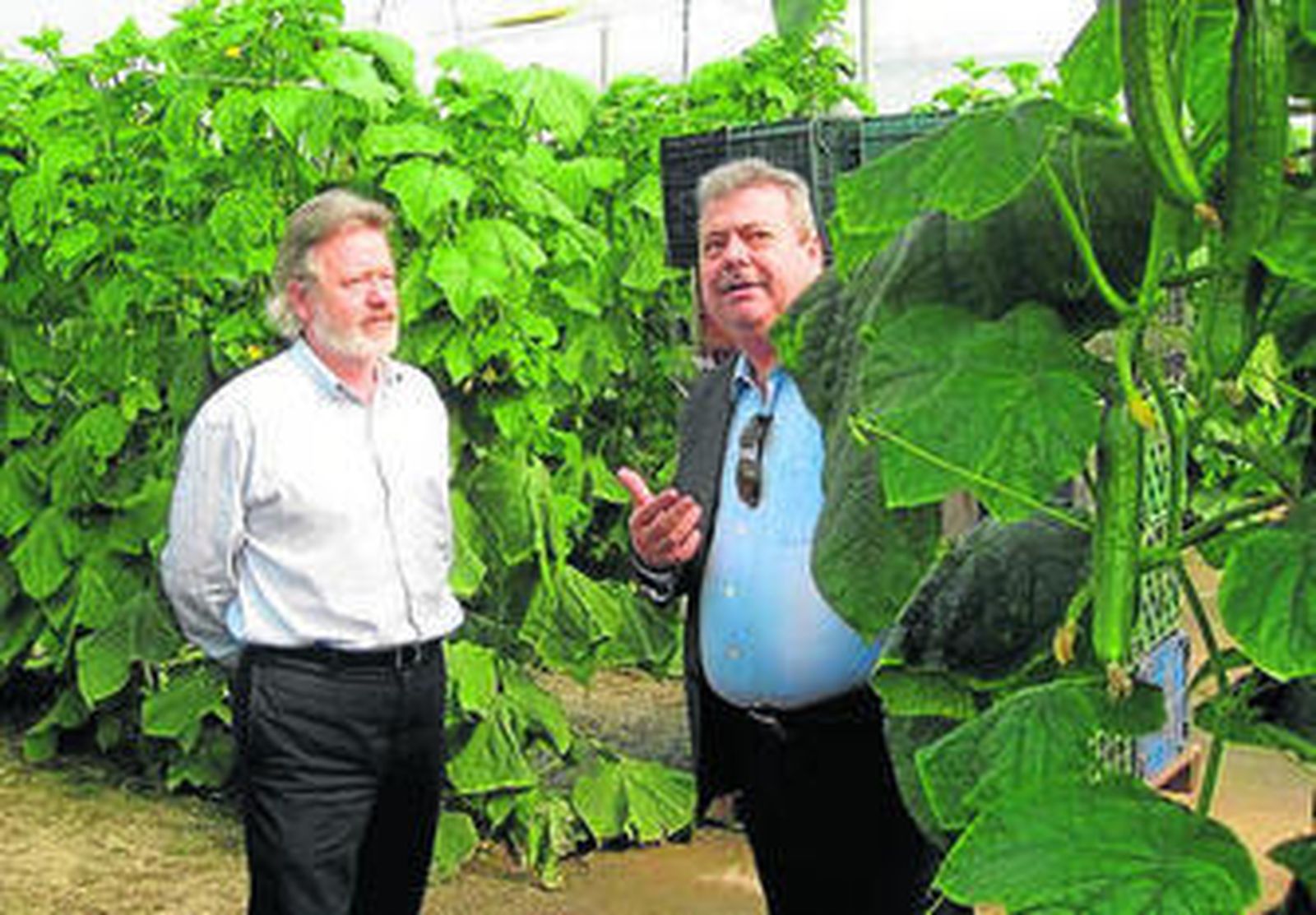 Juan Deus, en una visita a Agrupaejido, junto a Cecilio Guillén.