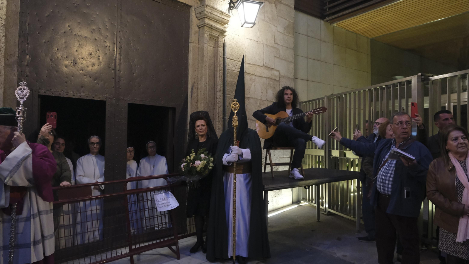 Procesión de Estudiantes en Almería, en imágenes