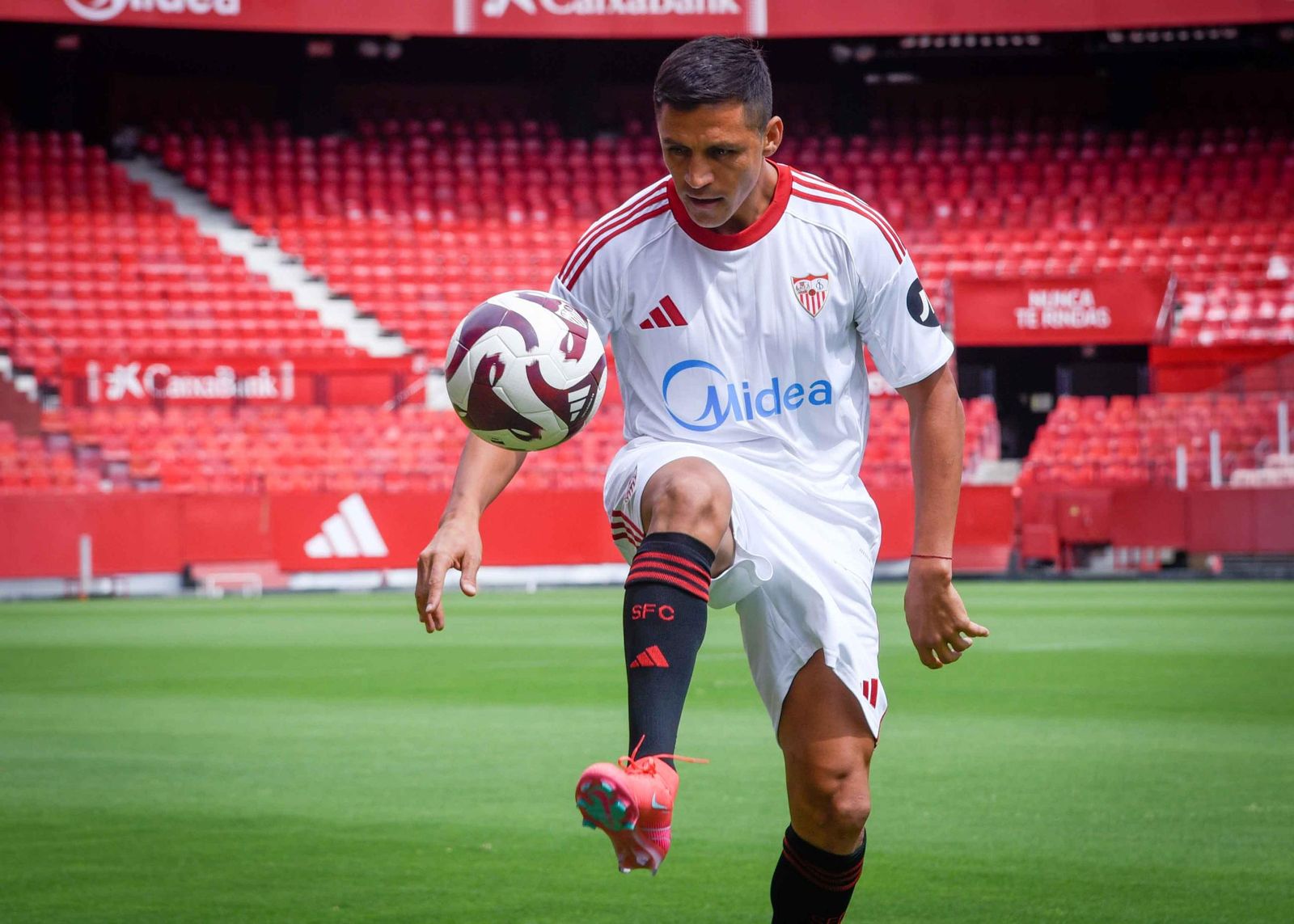 Presentación de Alexis Sánchez como jugador del Sevilla