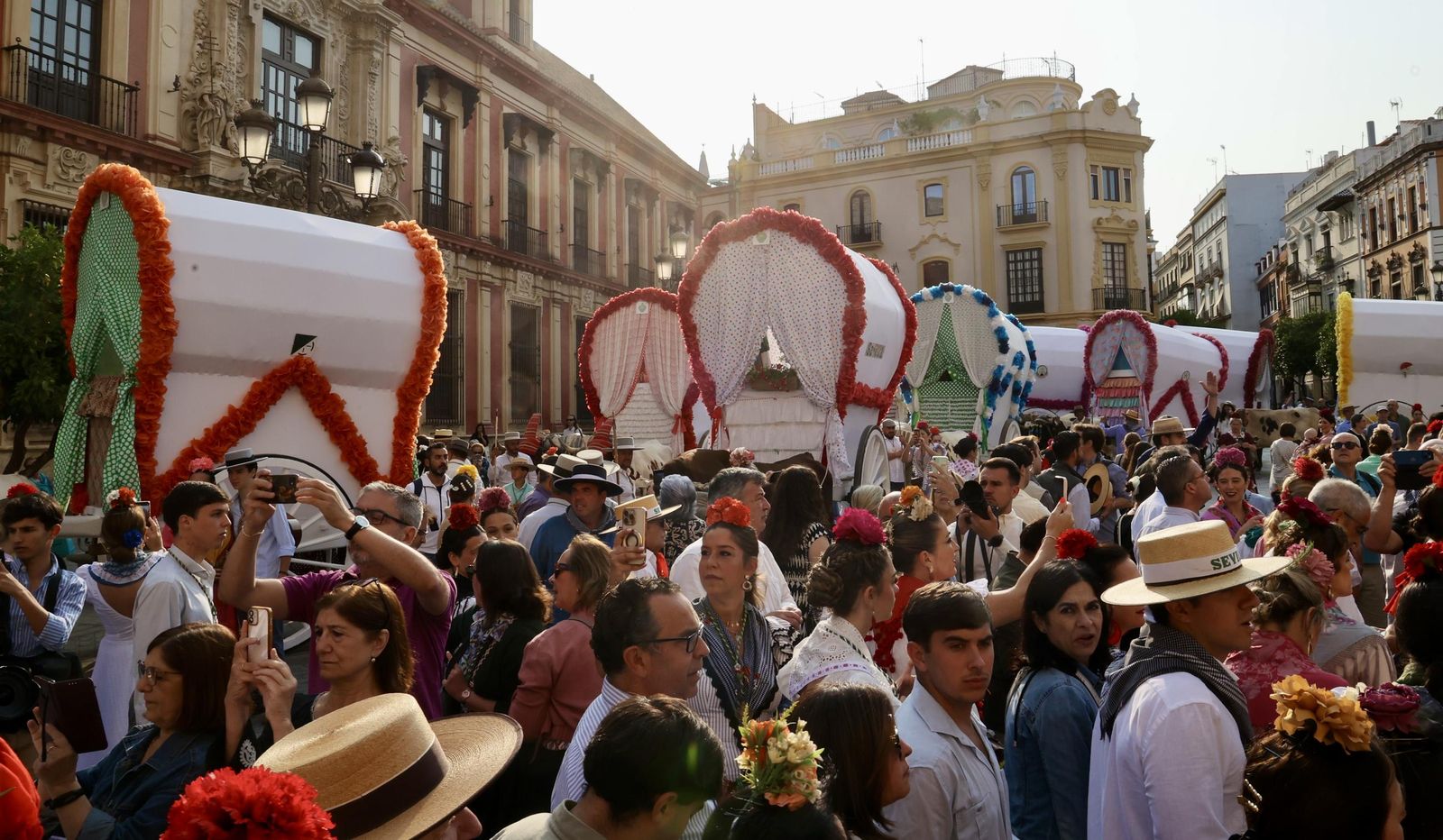 Las mejores fotos de la salida de la Hermandad de Sevilla hacia el Rocío