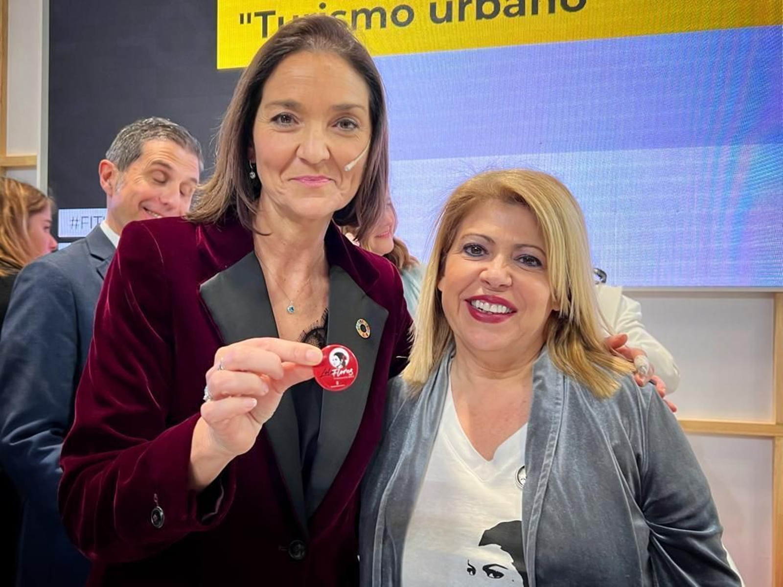 La ministra de Turismo, Reyes Maroto, junto a la alcaldesa de Jerez, Mamen Sánchez, en Fitur. La ministra de Turismo, Reyes Maroto, junto a la alcaldesa de Jerez, Mamen Sánchez, en Fitur.