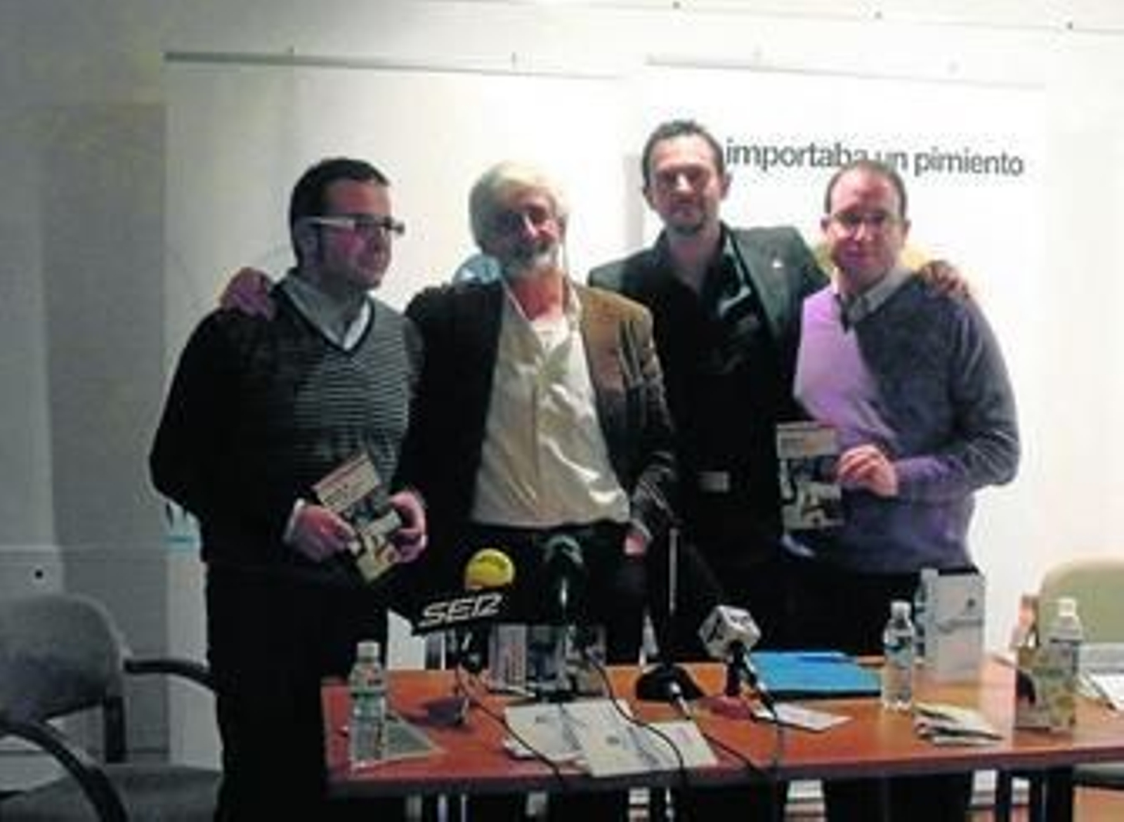 Presentación del libro en las instalaciones de la Biblioteca Municipal de Lucena. Presentación del libro en las instalaciones de la Biblioteca Municipal de Lucena.