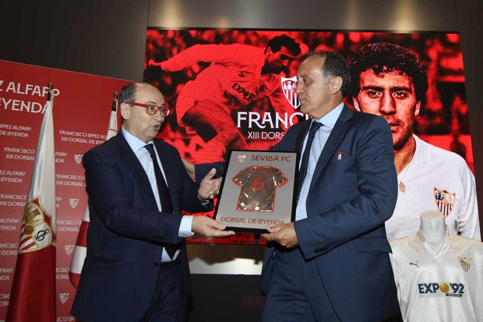 Las imágenes del Dorsal de Leyenda del Sevilla a Francisco