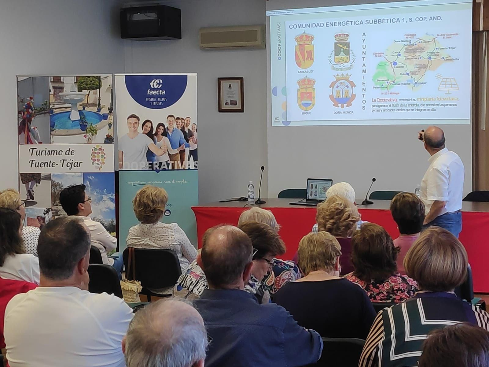 Reunión en Fuente-Tójar sobre la nueva cooperativa energética.