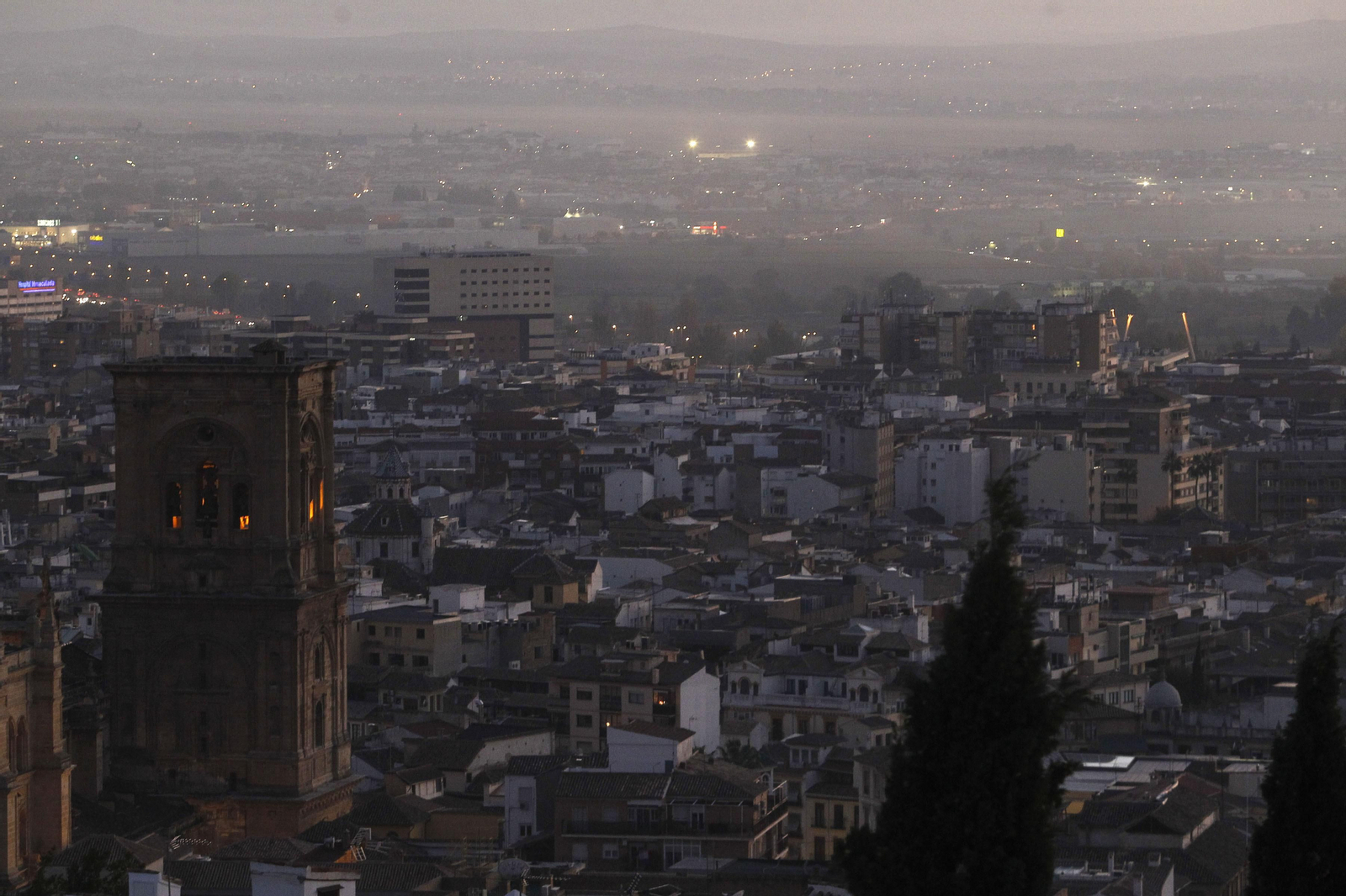 El Defensor del Pueblo ha pedido información a 14 municipios españoles, entre ellos Granada.