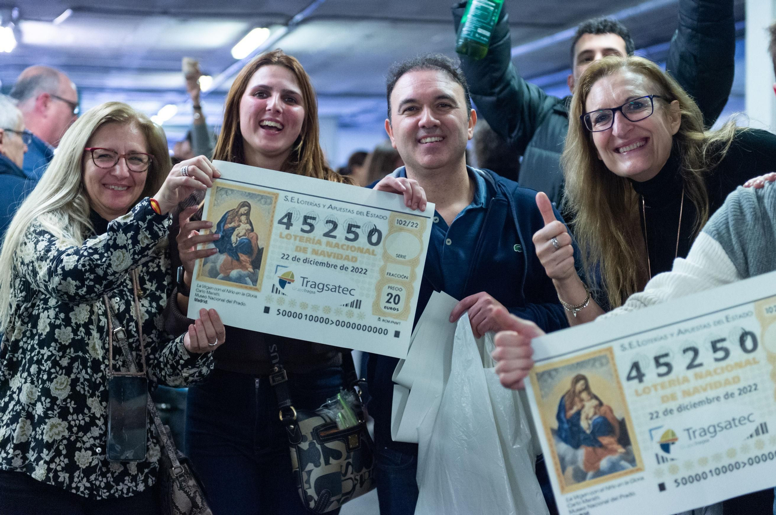 Celebraciones de los premiados con la Lotería de Navidad en España Celebraciones de los premiados con la Lotería de Navidad en España