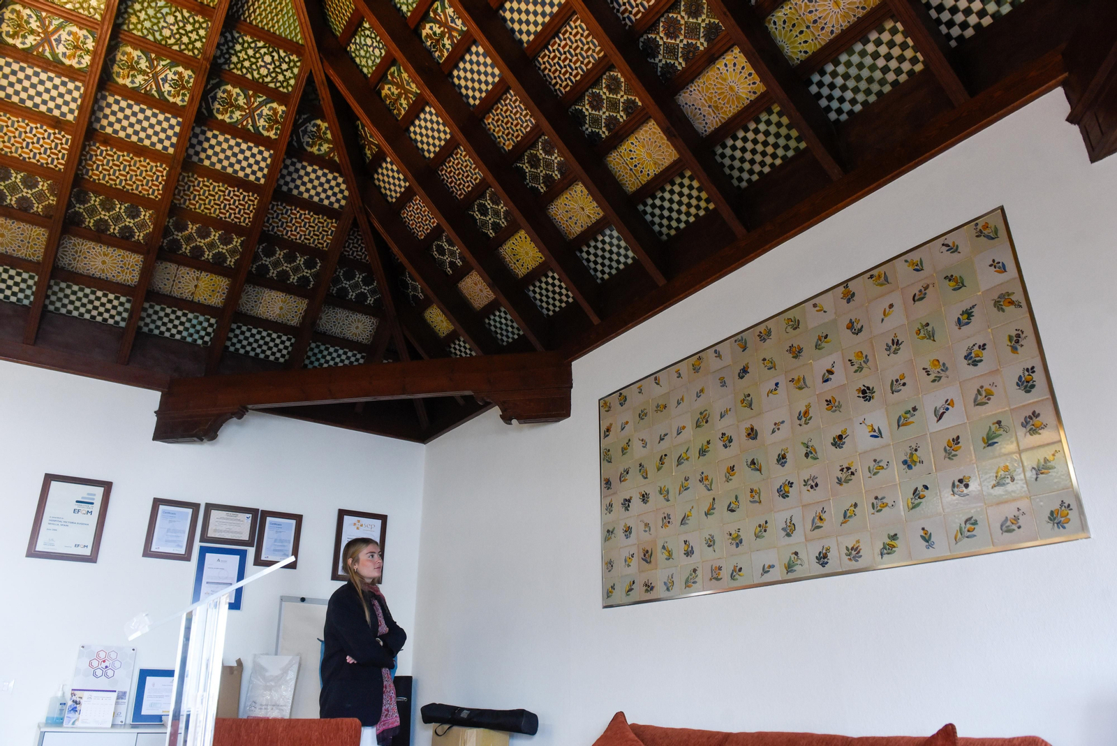 Reportaje sobre los 100 años que ha cumplido el Hospital de Cruz Roja