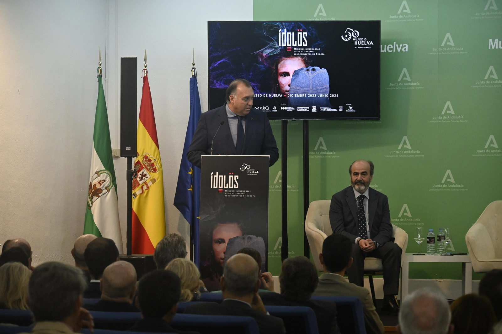 Presentación de la Exposición 'Ídolos. Miradas Milenarias' en el Museo de Huelva, en Imágenes