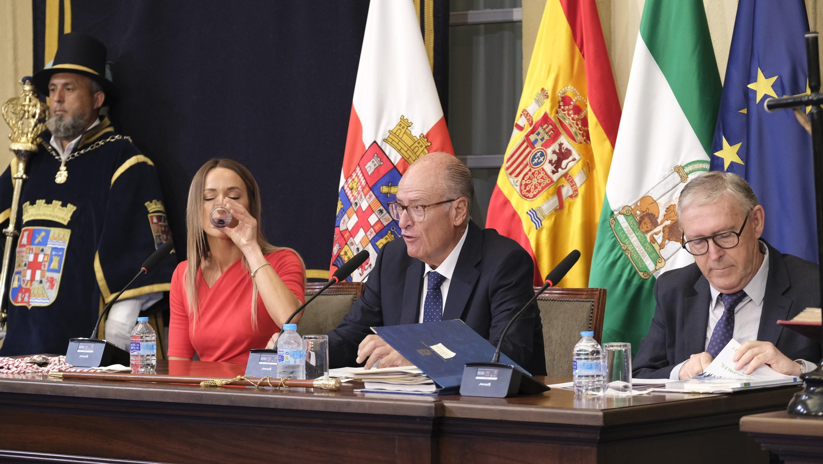 Imágenes del acto de constitución de la Diputación de Almería