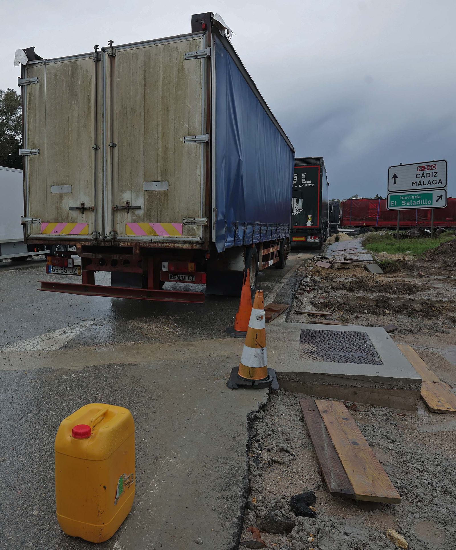 Fotos de los camiones retenidos en Algeciras