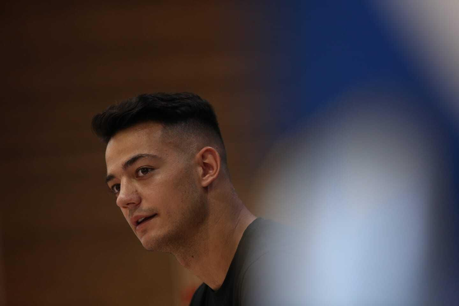 La presentación de Ismael Gutiérrez con el Málaga CF, en fotos