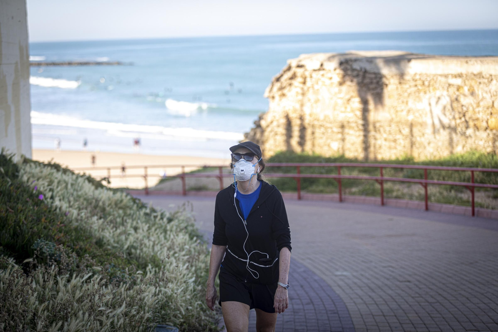 Mucha gente optó por la arena para pasear y hacer deporte