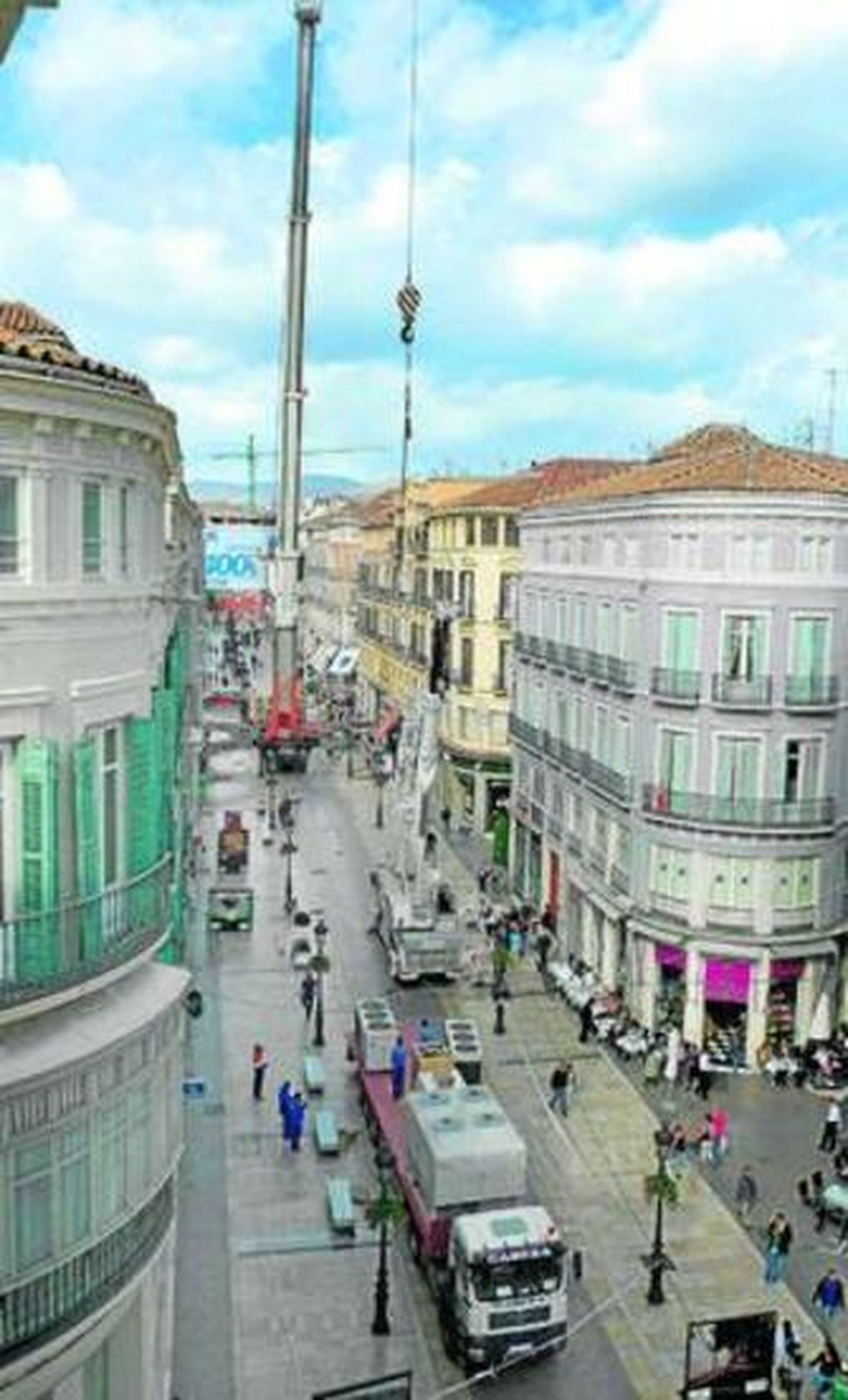 Una grúa enorme en Larios