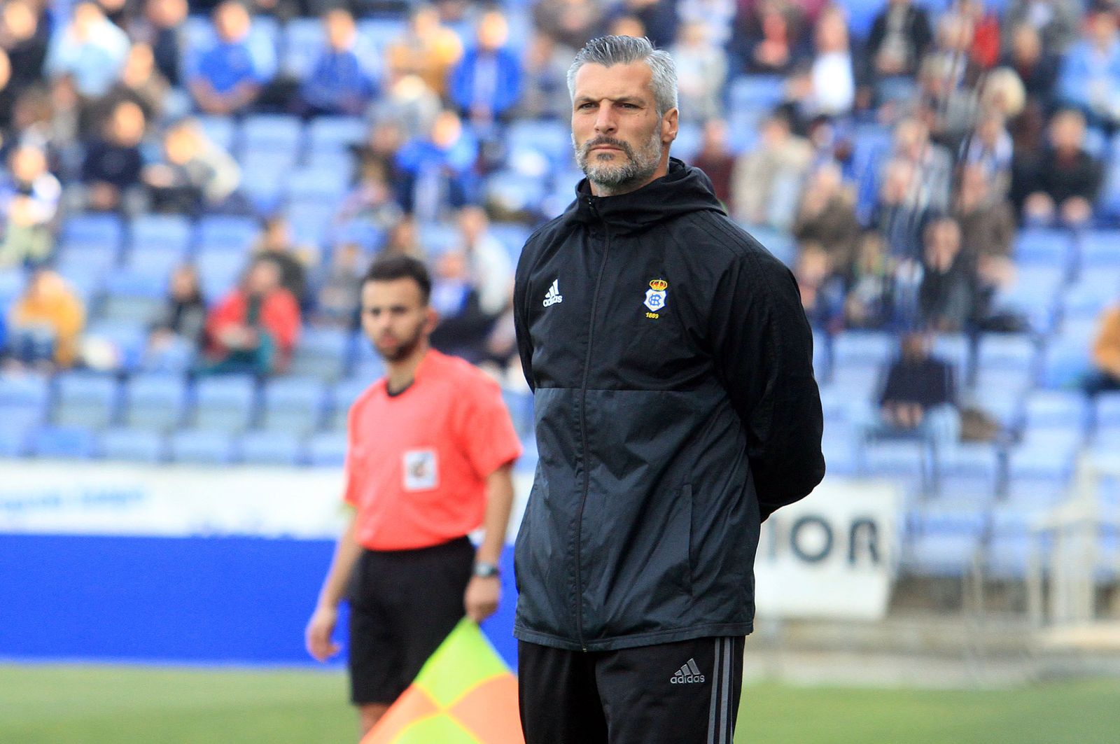 César Negredo sigue las evoluciones de su equipo en el encuentro del pasado fin de semana ante el Écija.