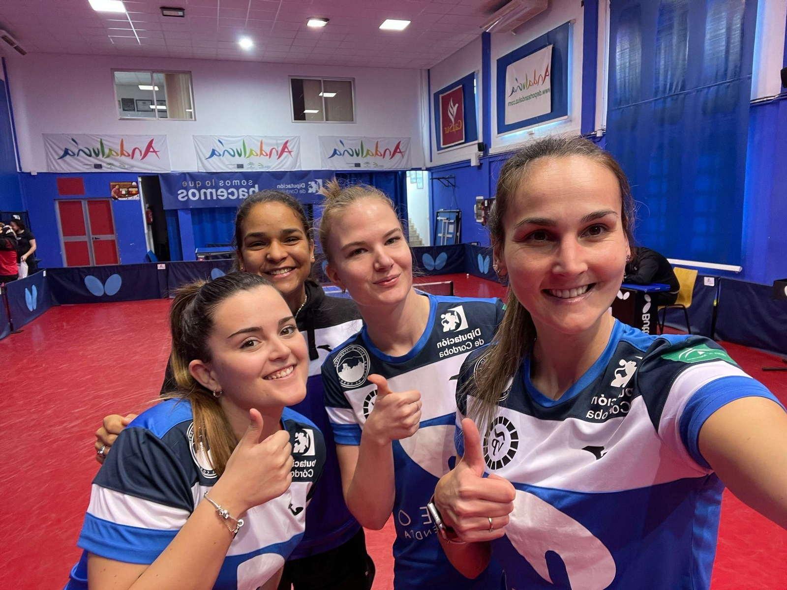 Las jugadoras del Museo de la Almendra celebran la victoria ante el Vegas del Genil.