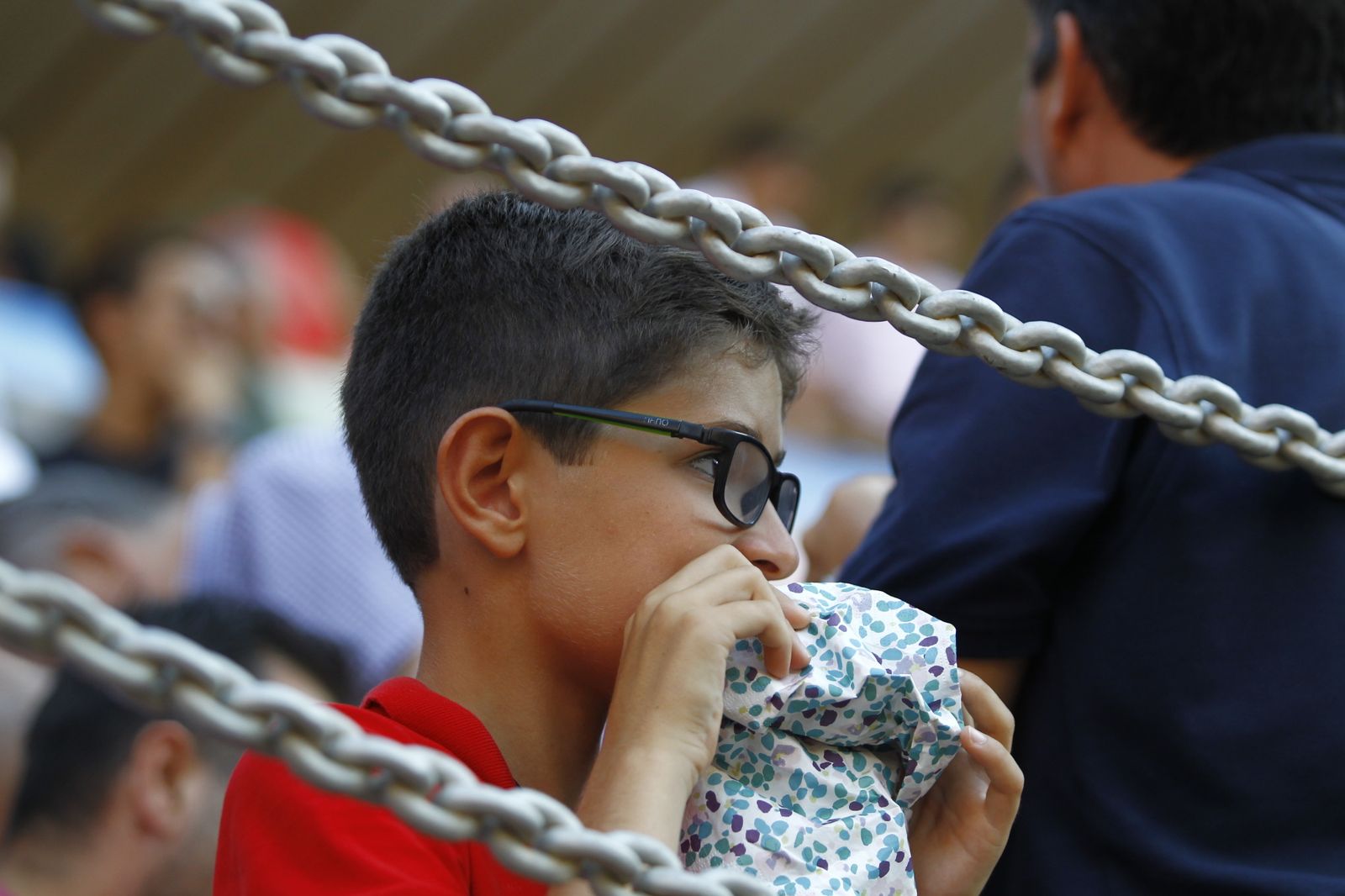 Imágenes del 'ambiente' en la corrida de toros de la Feria de Almería, con los diestros Morante de la Puebla, El Juli y Tomás Rufo